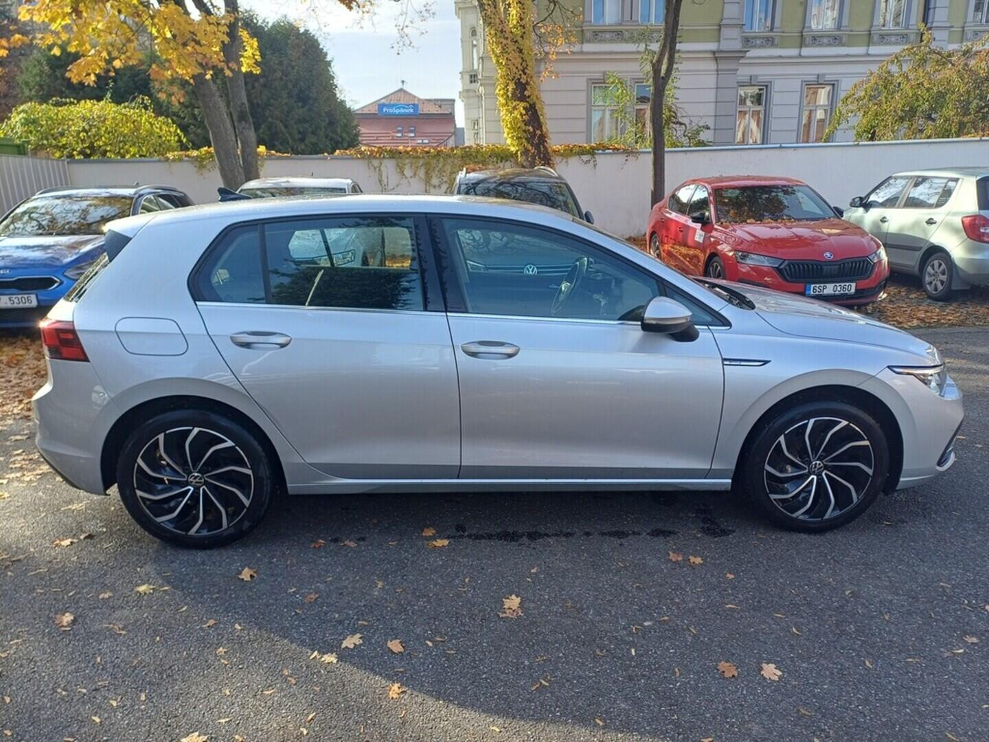 OI199V01693_16.webp_GOLF Style 1.5 TSI 110 kW manuál
