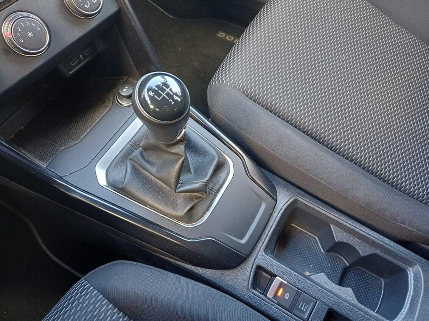 OI199V01696_28.webp_T-ROC  1.0 TSI 81 kW manuál