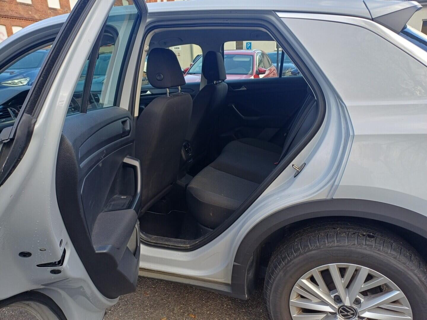 OI199V01696_29.webp_T-ROC  1.0 TSI 81 kW manuál