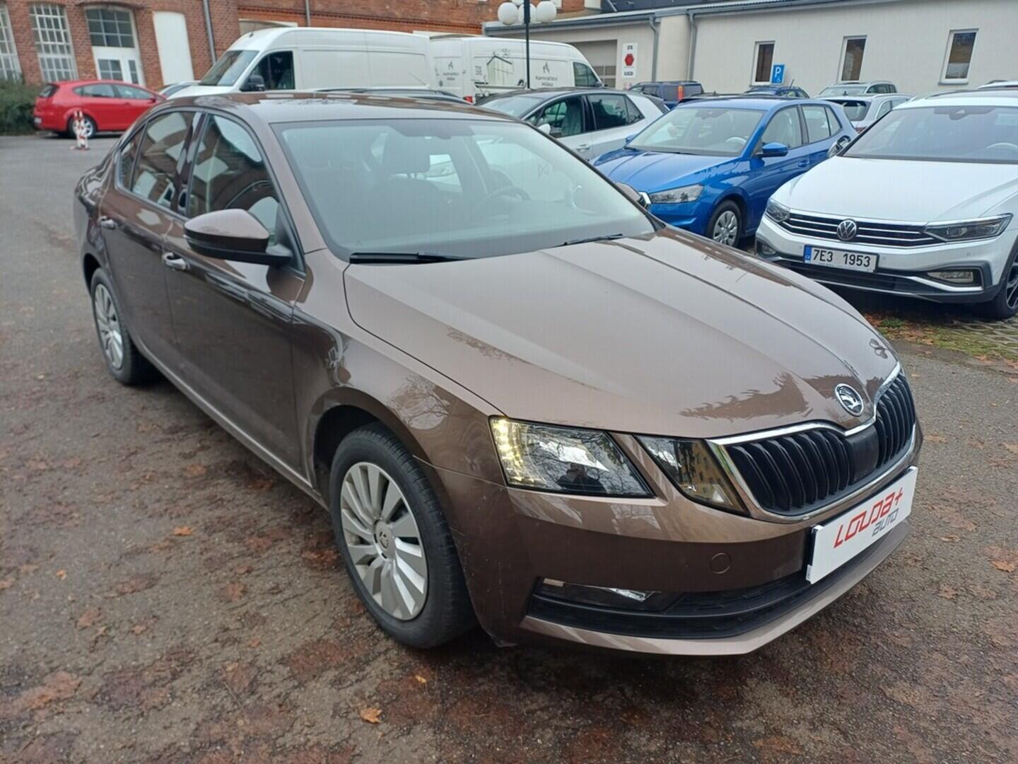 OI199V01697_14.webp_OCTAVIA Ambiente 1.6 TDI 85 kW automat