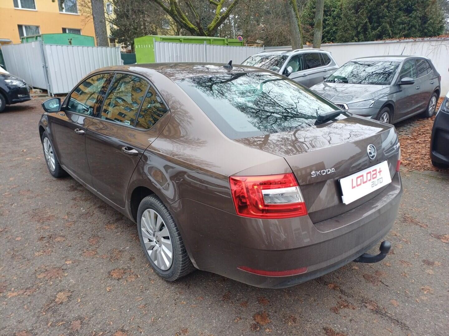 OI199V01697_15.webp_OCTAVIA Ambiente 1.6 TDI 85 kW automat