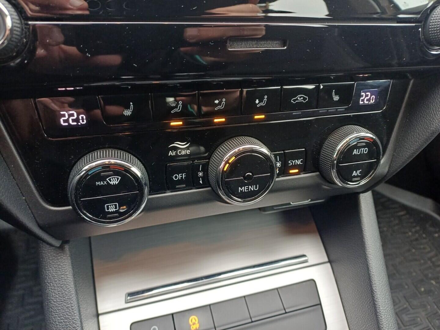 OI199V01697_26.webp_OCTAVIA Ambiente 1.6 TDI 85 kW automat