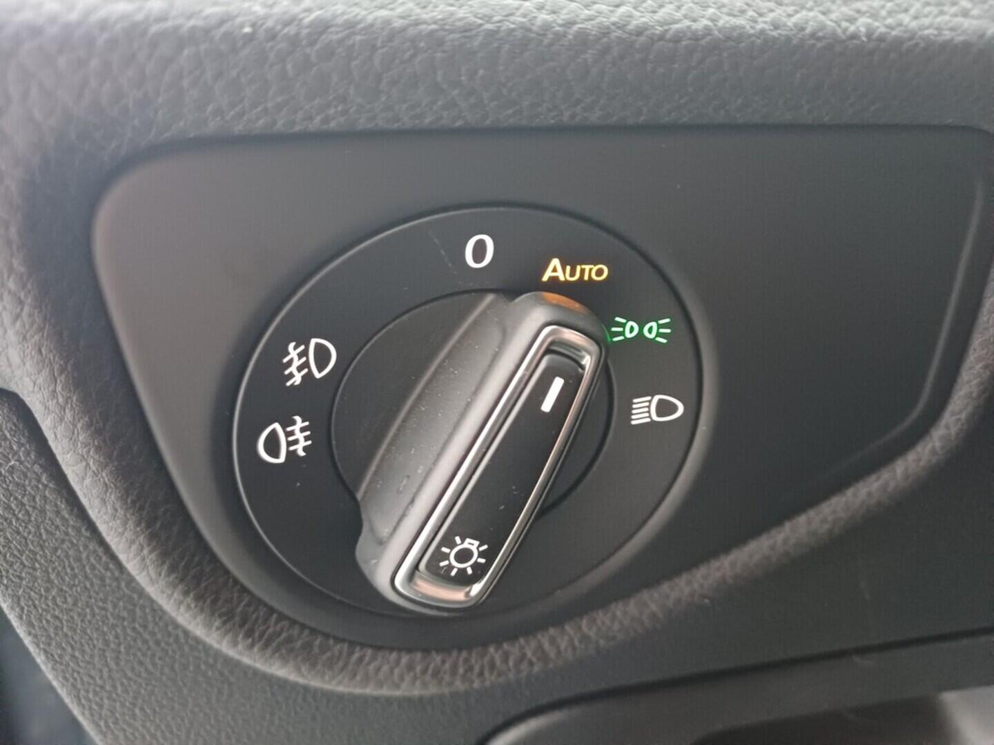 OI199V01699_22.webp_TOURAN CL 2.0 TDI 110 kW automat, DPH