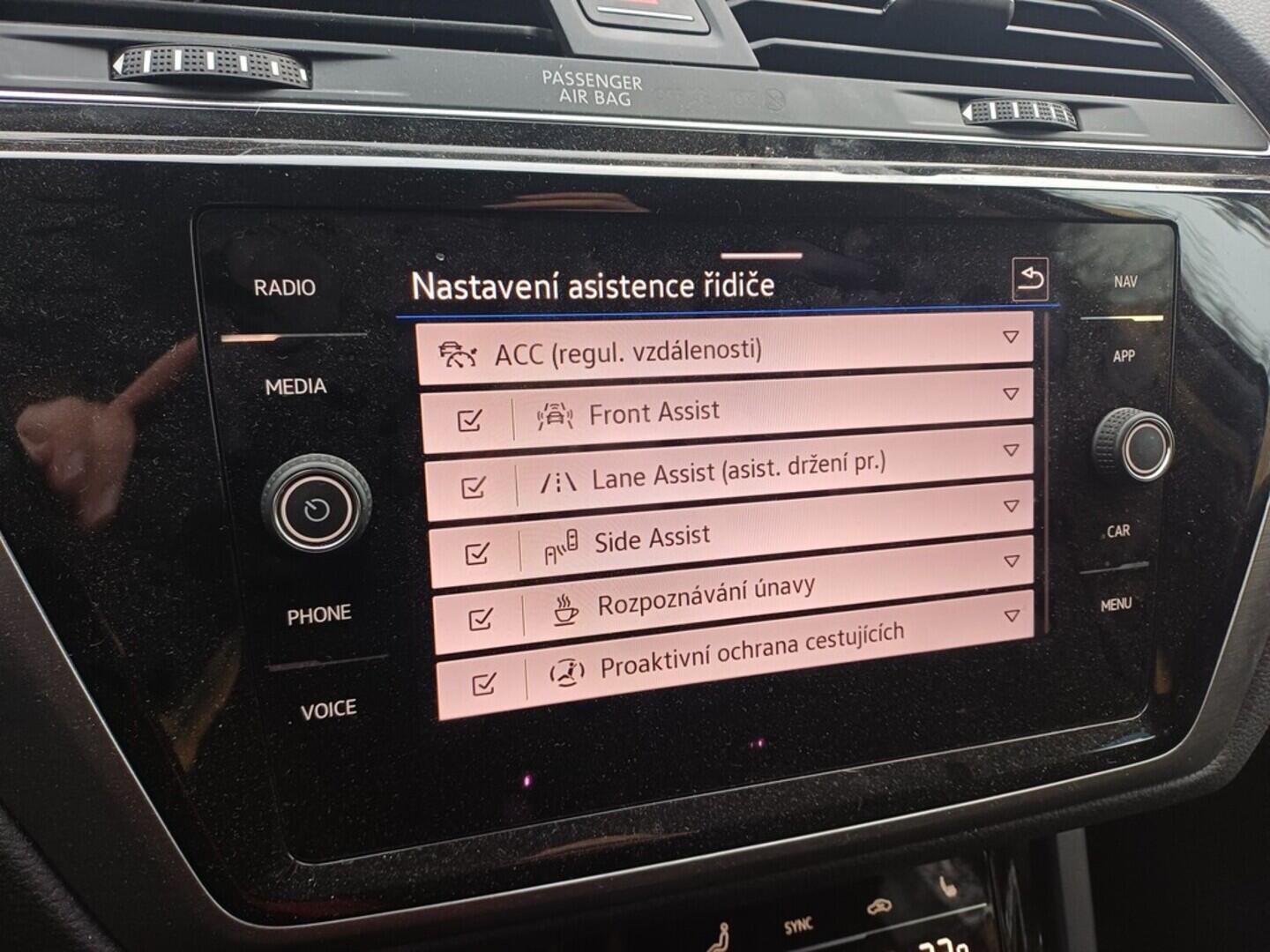 OI199V01699_26.webp_TOURAN CL 2.0 TDI 110 kW automat, DPH