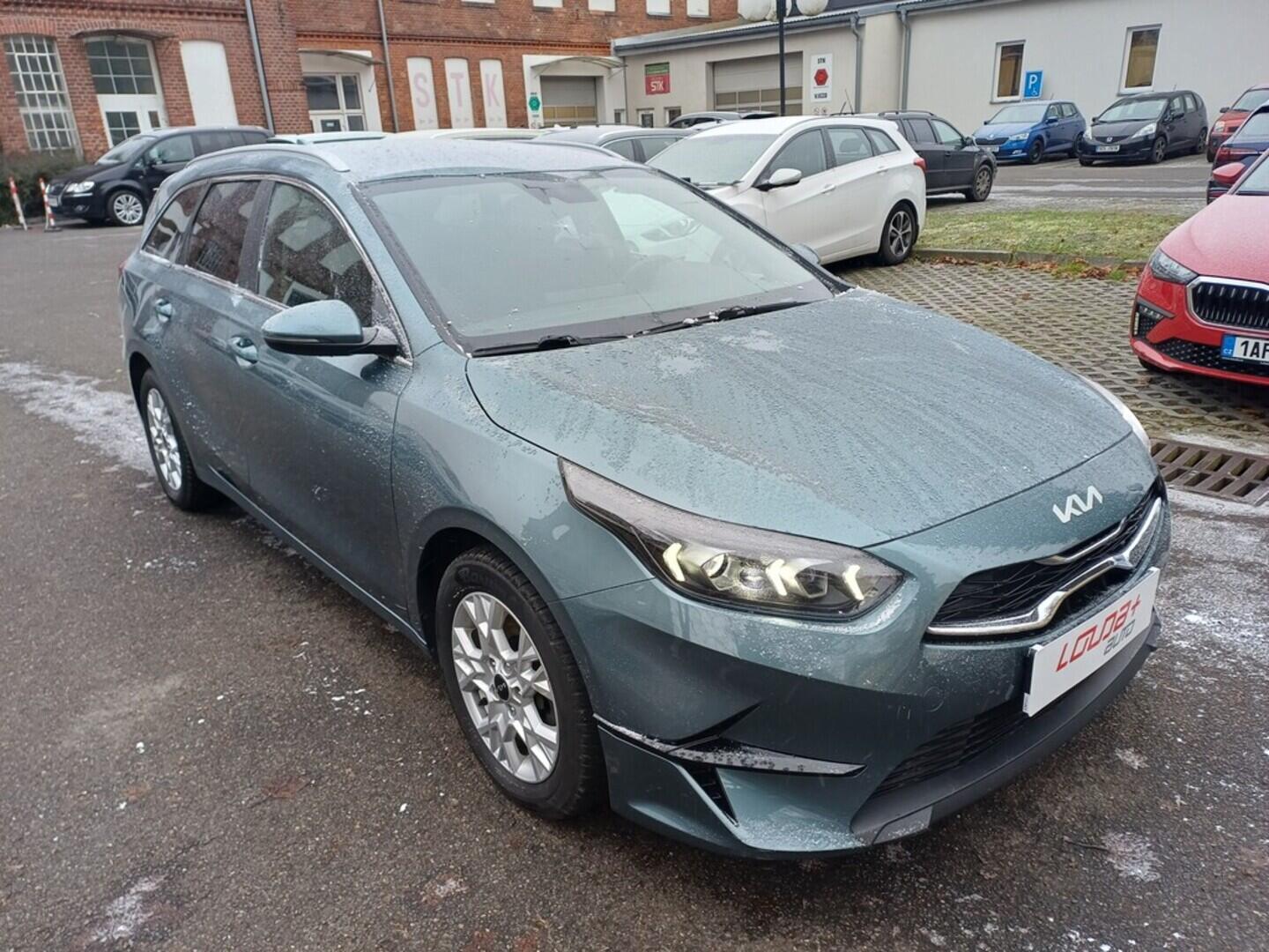 OI199V01704_14.webp_CEED TOP 1.5 T-GDi 117 kW manuál, DPH