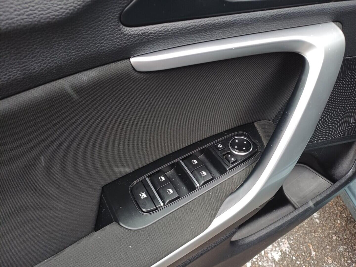 OI199V01704_21.webp_CEED TOP 1.5 T-GDi 117 kW manuál, DPH