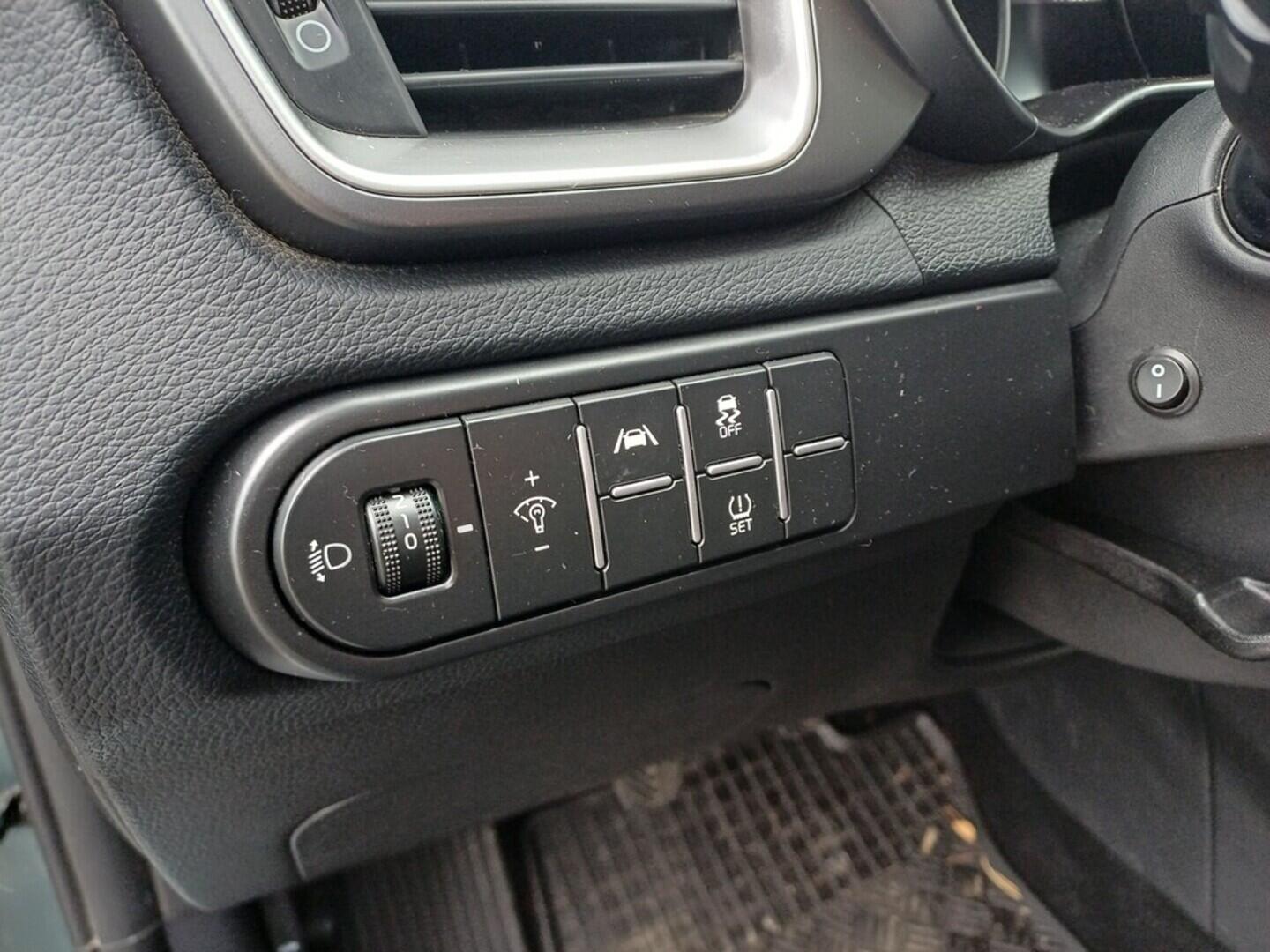 OI199V01704_22.webp_CEED TOP 1.5 T-GDi 117 kW manuál, DPH