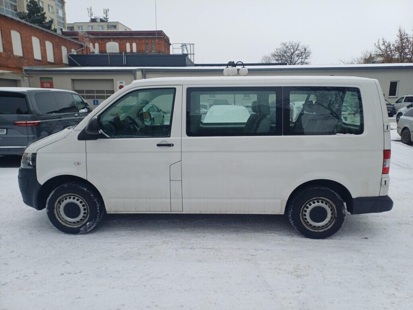 OI199V01705_12.webp_TRANSPORTER KOMBI  2.0 TDI 75 kW manuál, DPH