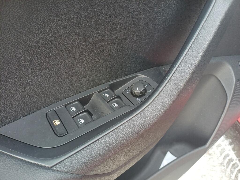 OI199V01707_21.webp_KAROQ SportLine 2.0 TSI 140 kW automat