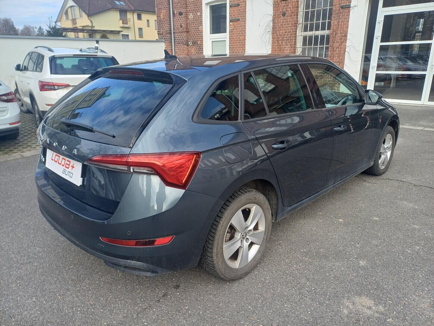 OI199V01710_11.webp_SCALA Ambition 1.5 TSI 110 kW manuál, DPH