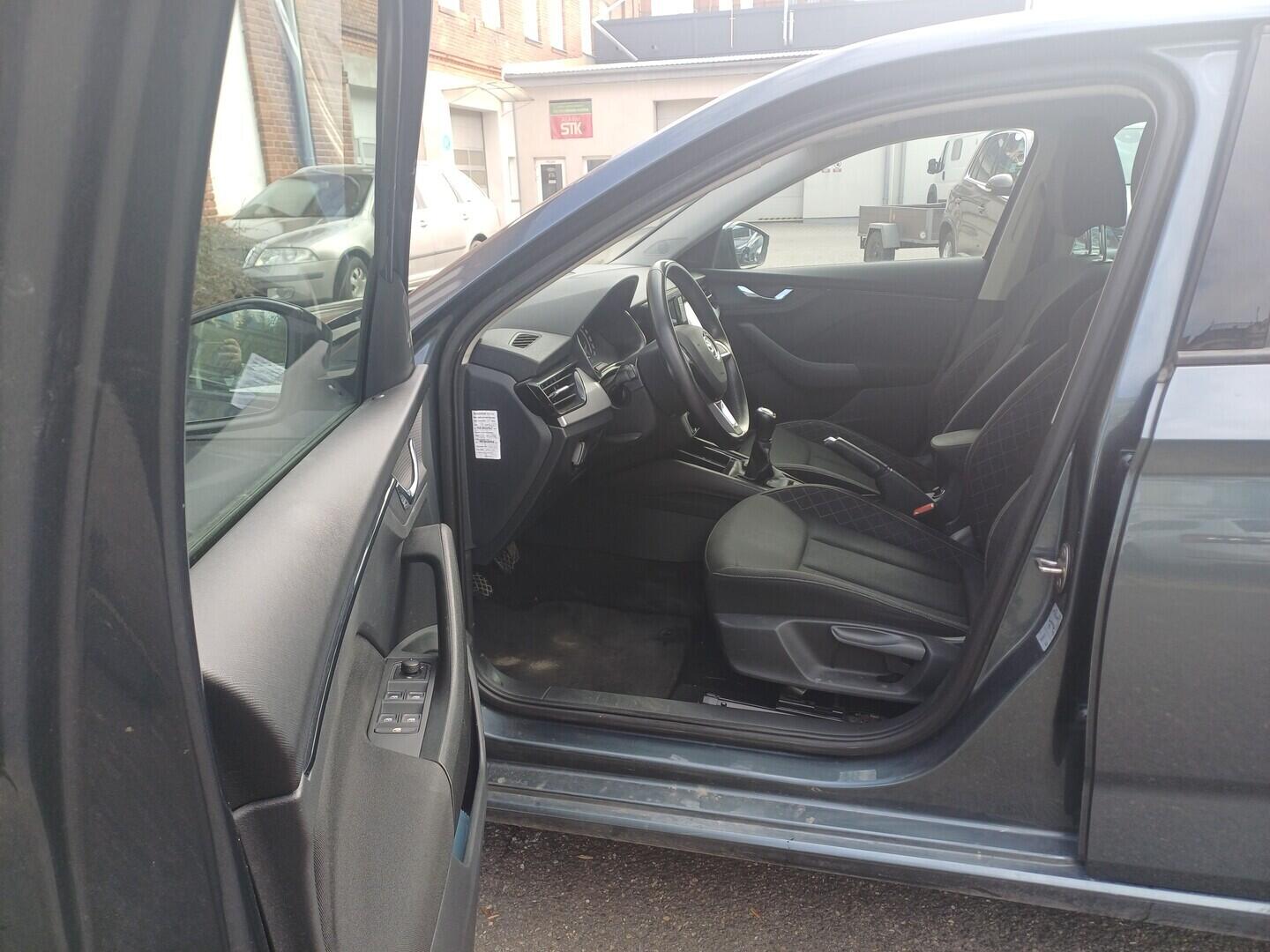 OI199V01710_20.webp_SCALA Ambition 1.5 TSI 110 kW manuál, DPH