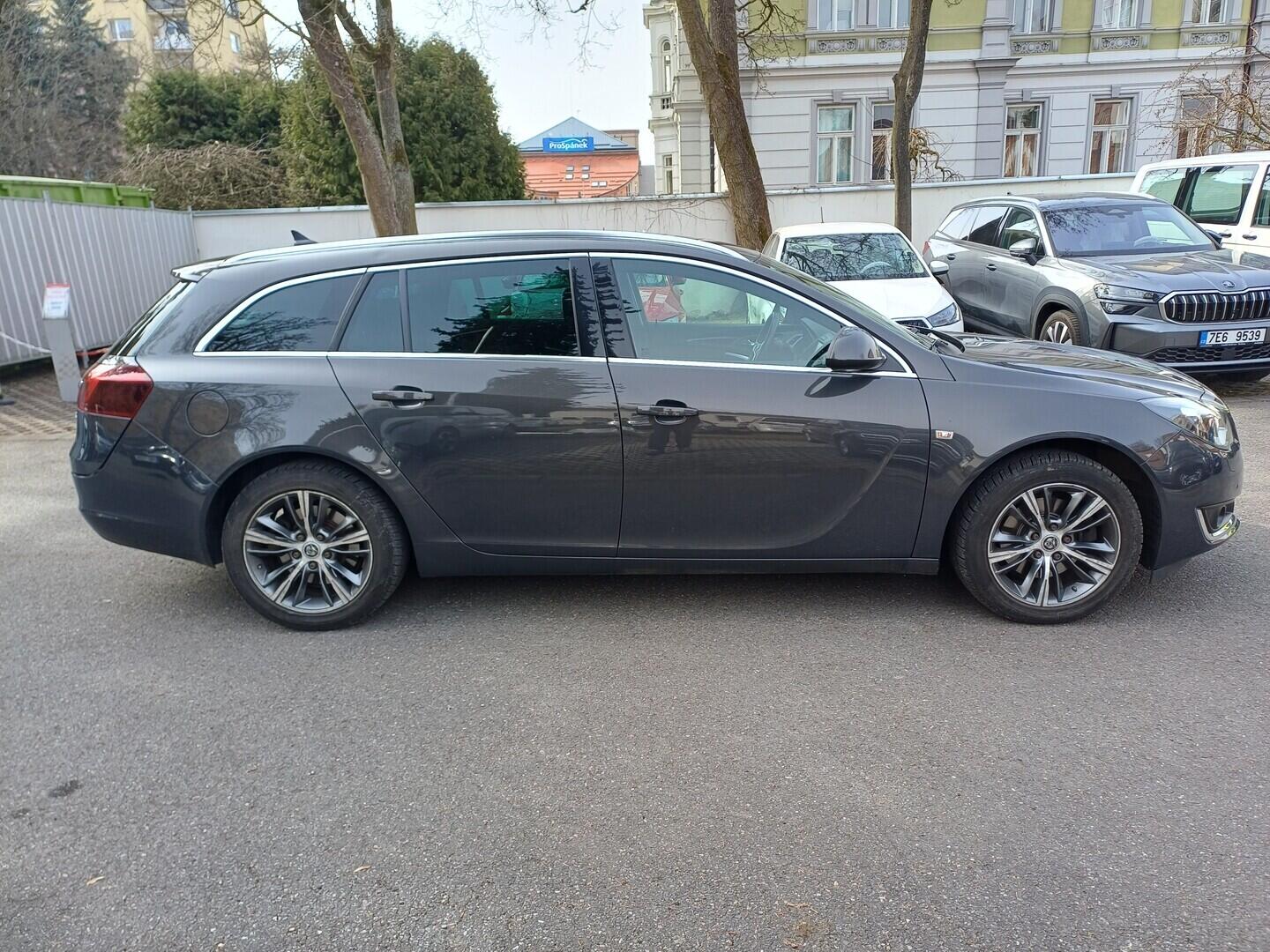 OI199V01711_16.webp_INSIGNIA Sports Tourer 1.6 EcoTec 125 kW manuál