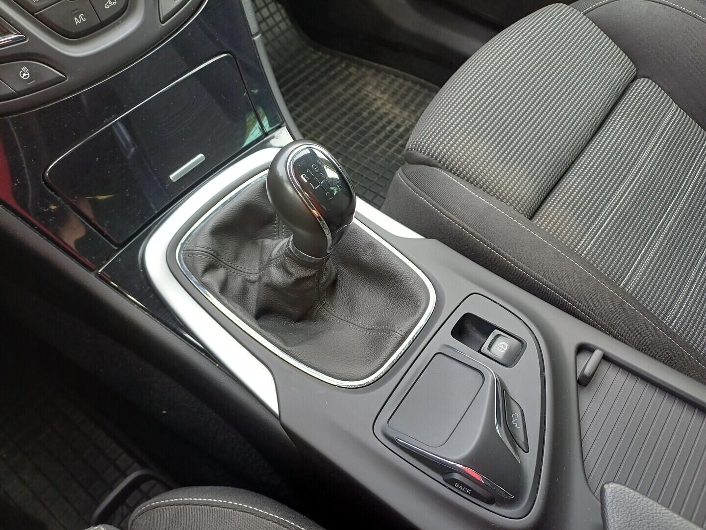 OI199V01711_27.webp_INSIGNIA Sports Tourer 1.6 EcoTec 125 kW manuál