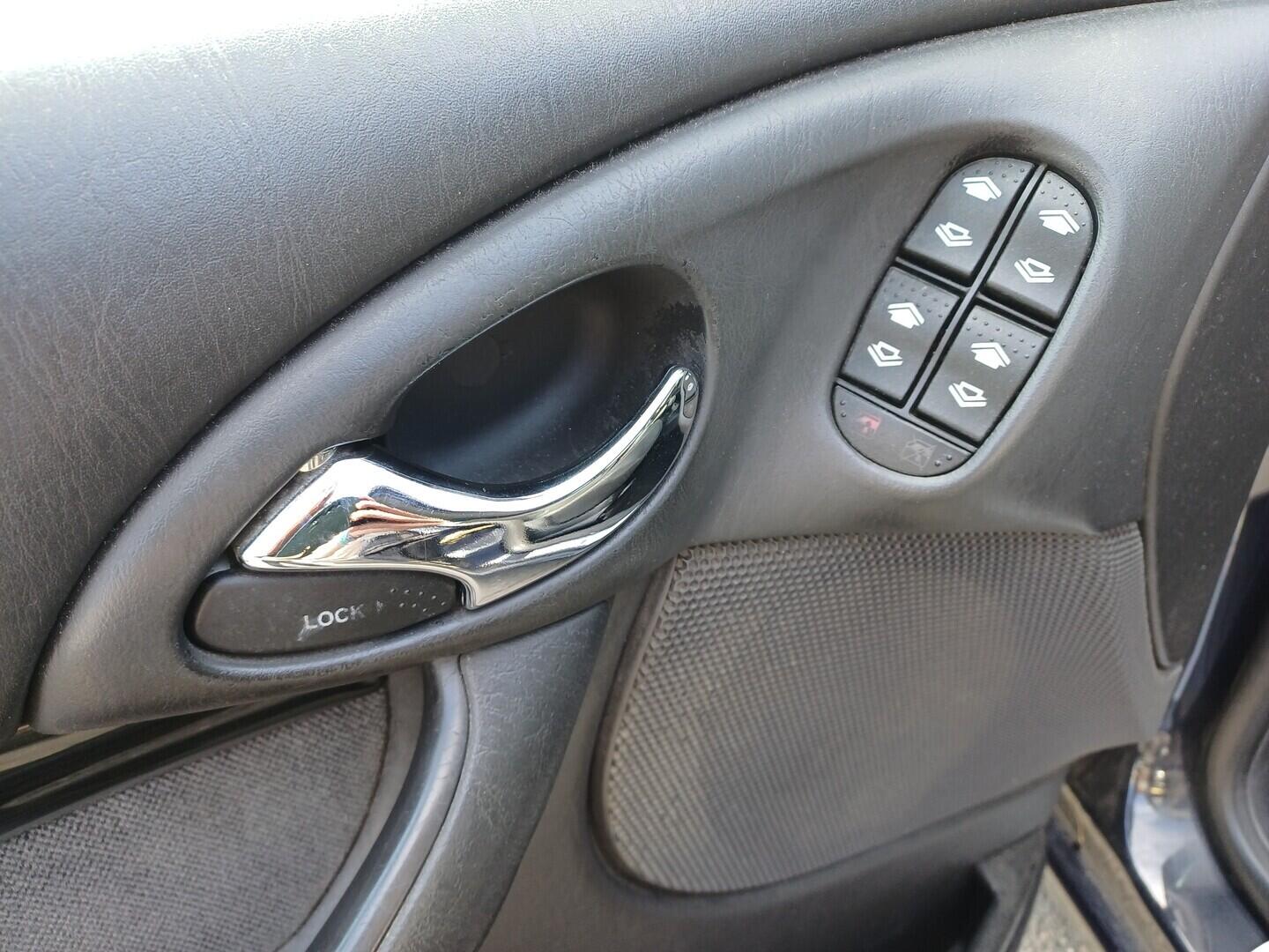 OI199V01712_21.webp_FOCUS  1.8 TDCi 74 kW manuál