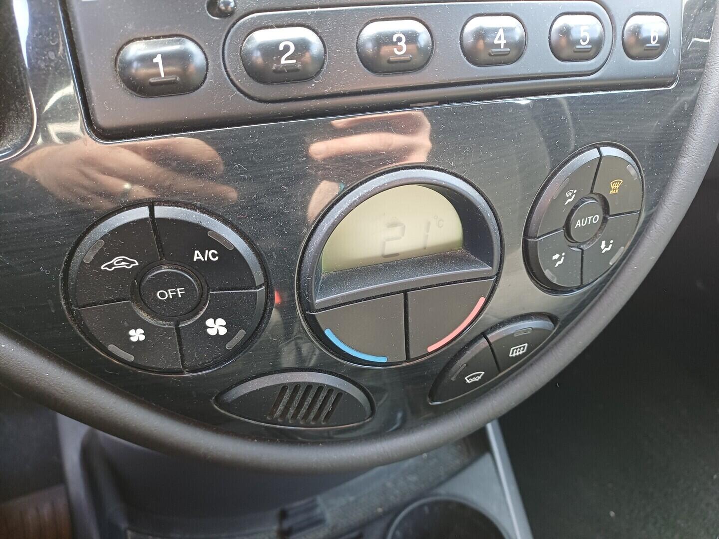 OI199V01712_25.webp_FOCUS  1.8 TDCi 74 kW manuál