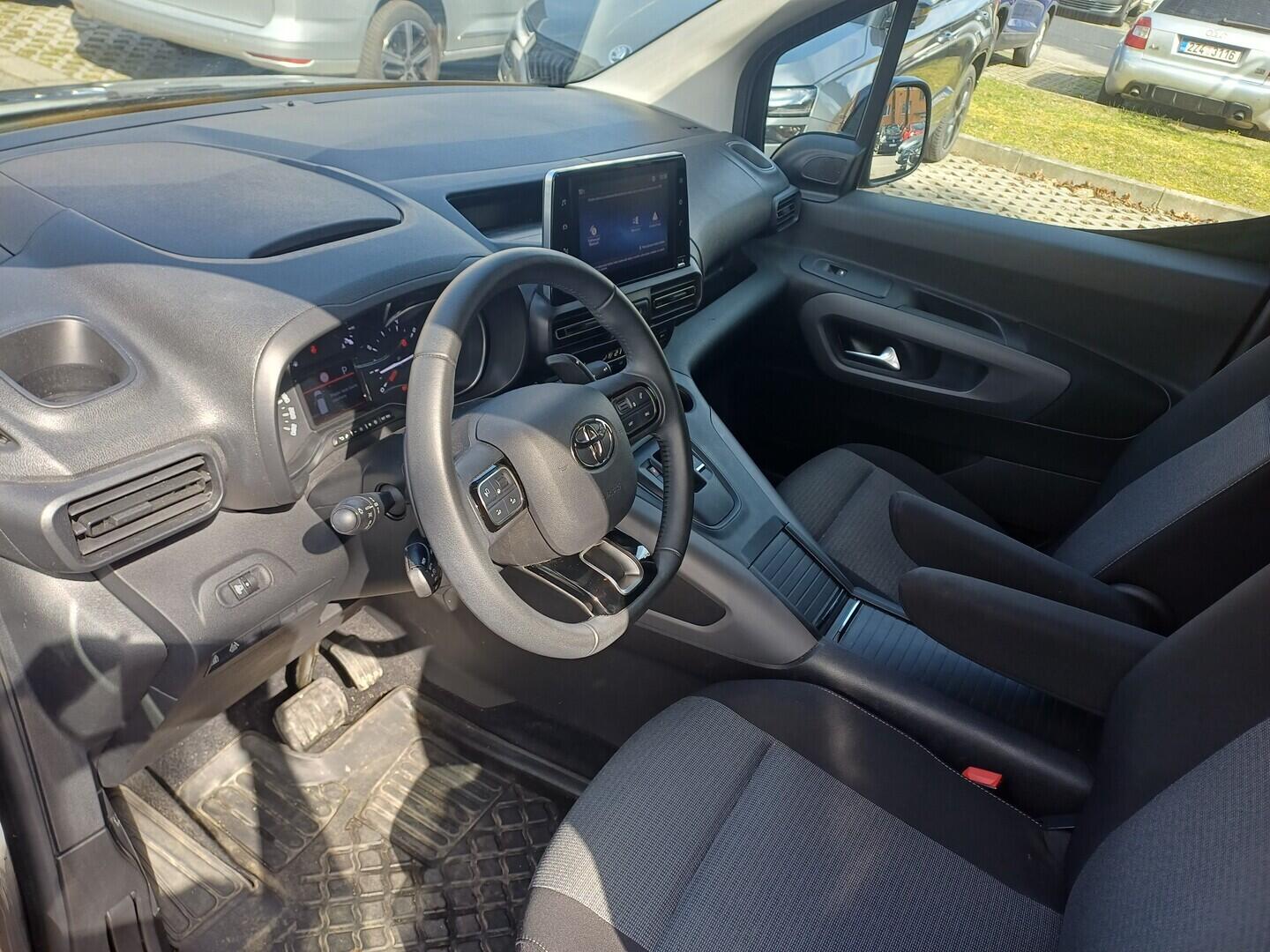 OI199V01714_19.webp_PROACE CITY VERSO Family 1.5 D4 96 kW automat