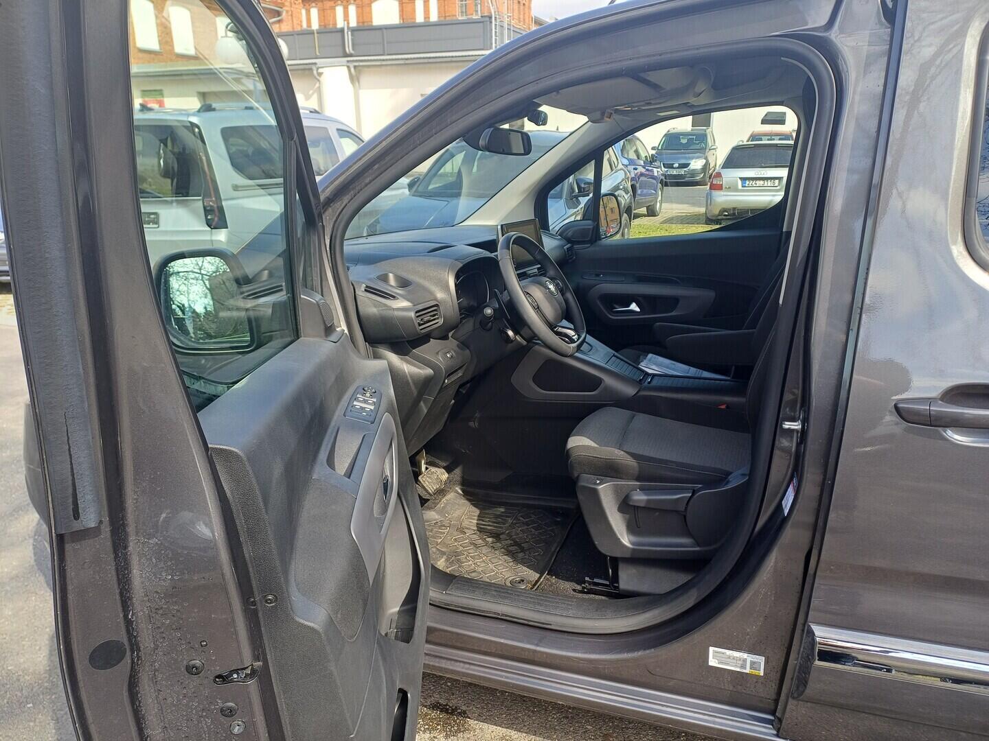 OI199V01714_20.webp_PROACE CITY VERSO Family 1.5 D4 96 kW automat