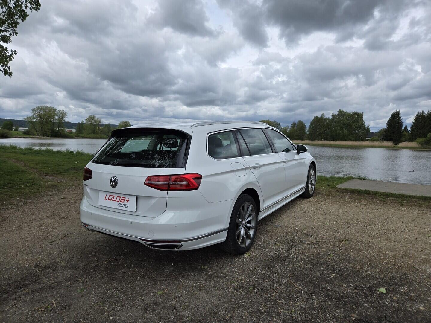 OI199V01719_11.webp_PASSAT Highline 2.0 TDI 110 kW manuál