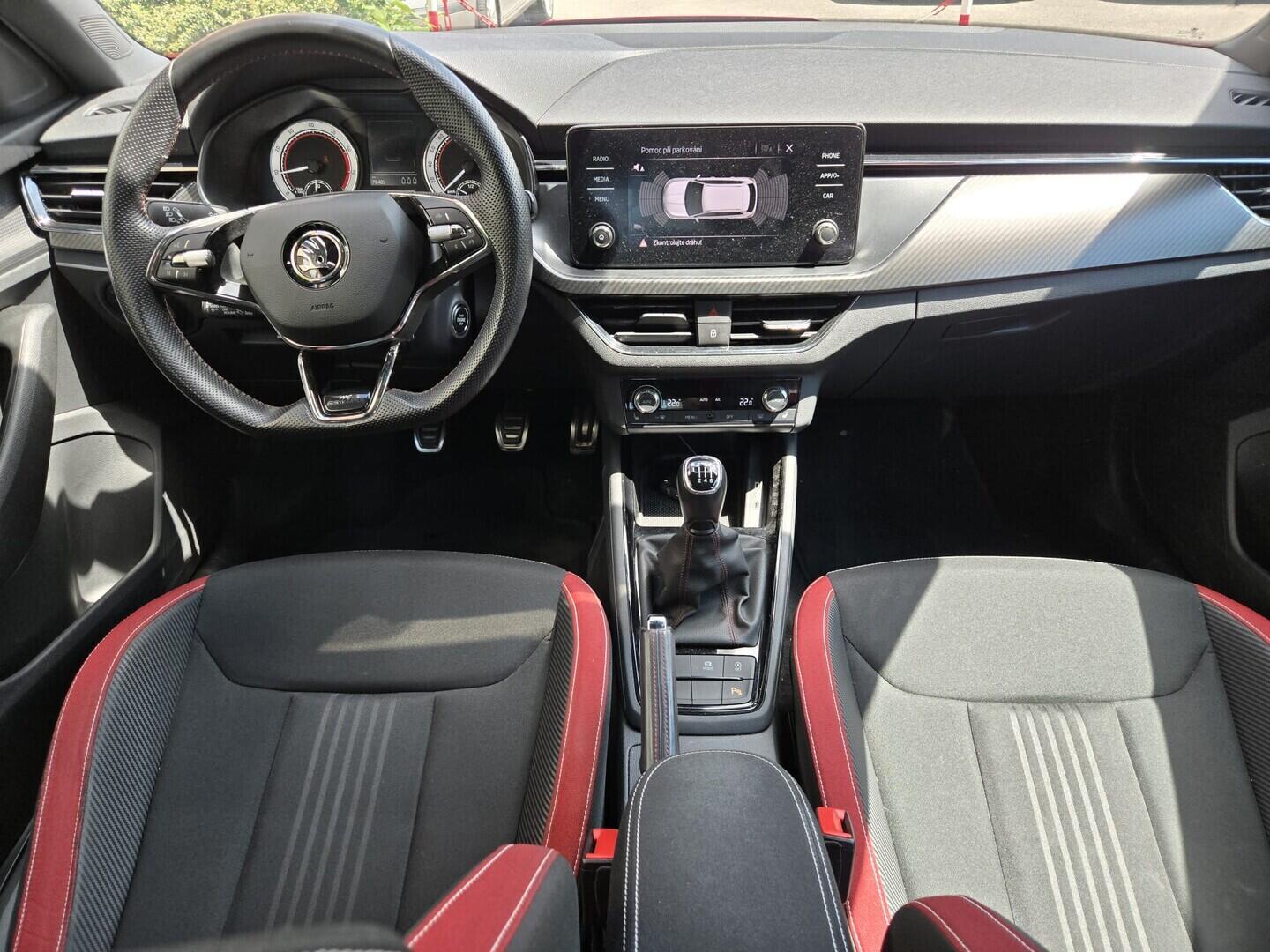 OI199V01721_13.webp_KAMIQ Monte Carlo 1.5 TSI 110 kW manuál