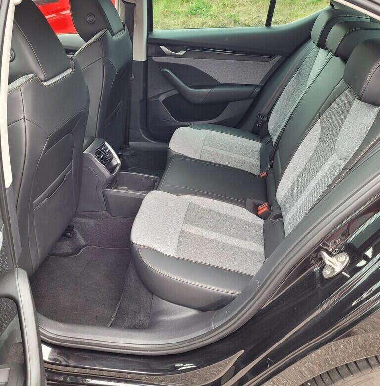 OM190V01615_21.webp_OCTAVIA Top Selection 2.0 TDI 110 kW automat, DPH