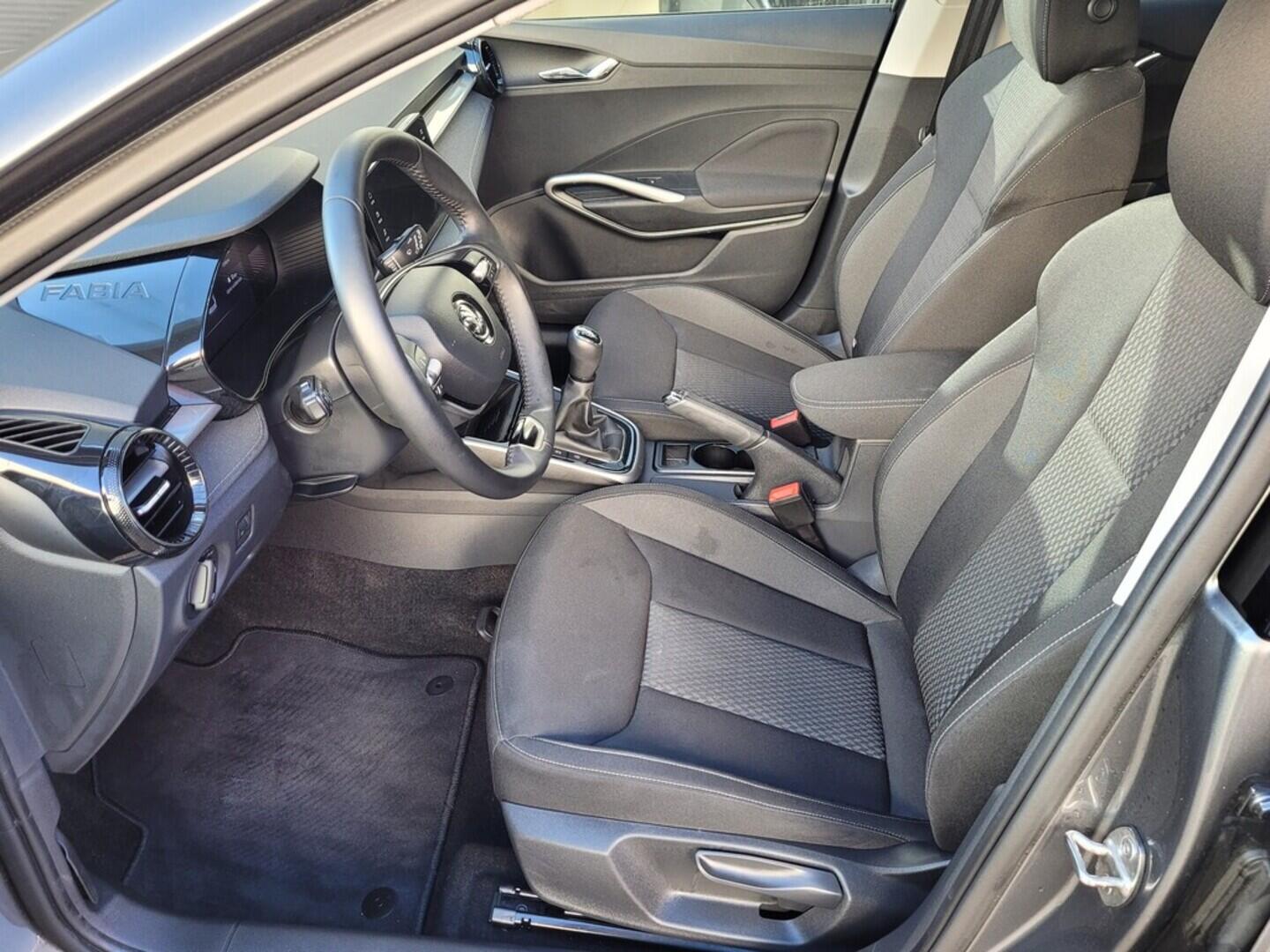 OM190V01851_20.webp_FABIA Selection 1.0 TSI 70 kW manuál, DPH