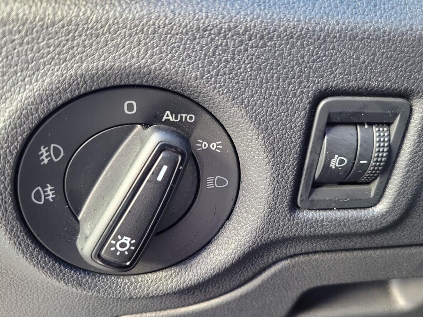 OM190V01851_22.webp_FABIA Selection 1.0 TSI 70 kW manuál, DPH