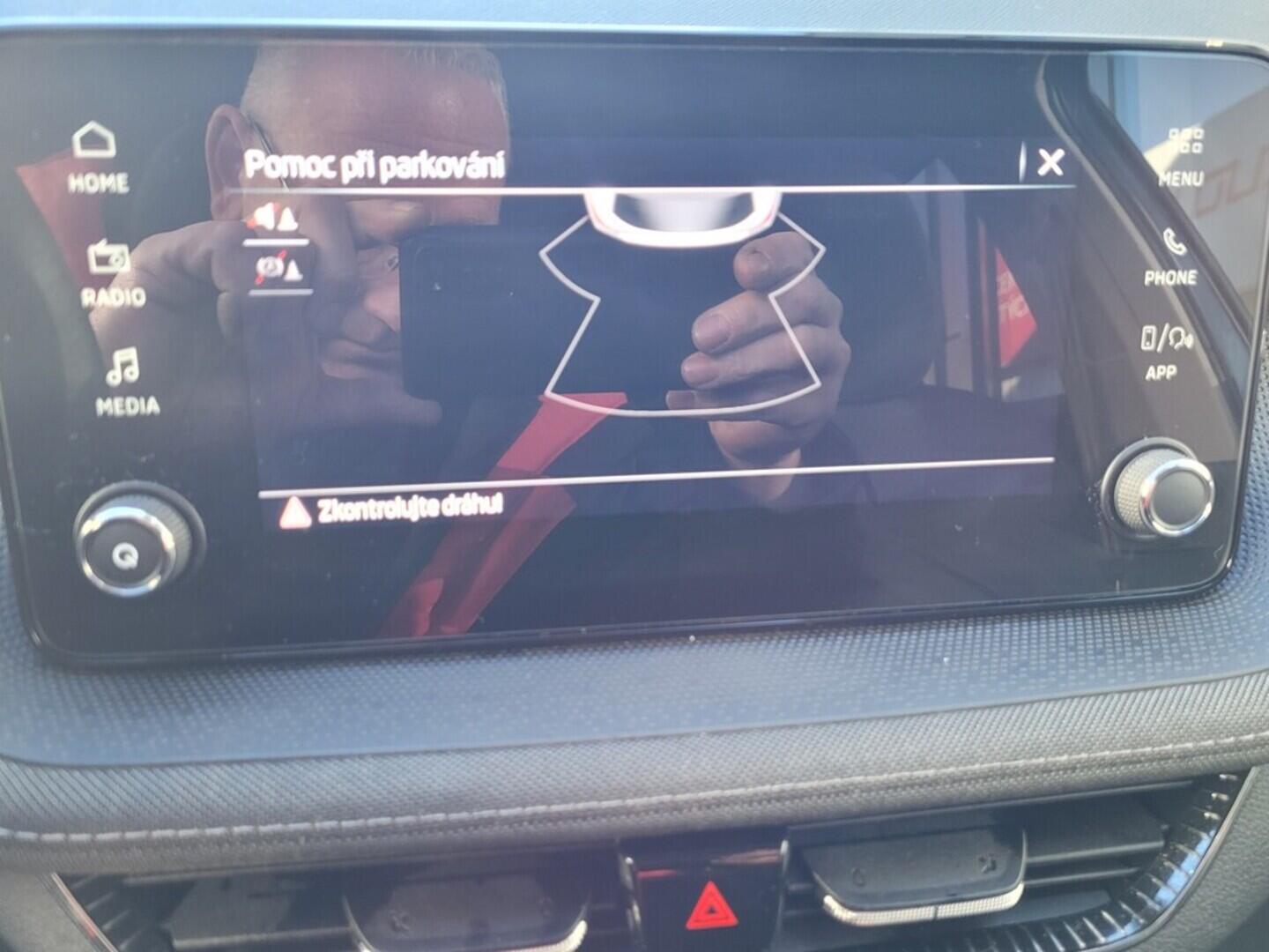 OM190V01851_25.webp_FABIA Selection 1.0 TSI 70 kW manuál, DPH