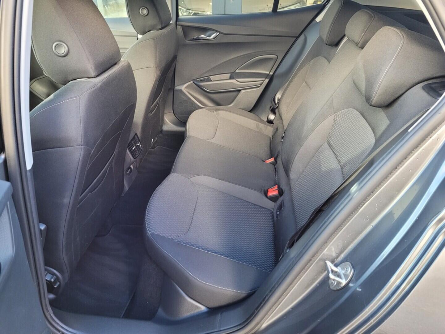 OM190V01851_30.webp_FABIA Selection 1.0 TSI 70 kW manuál, DPH