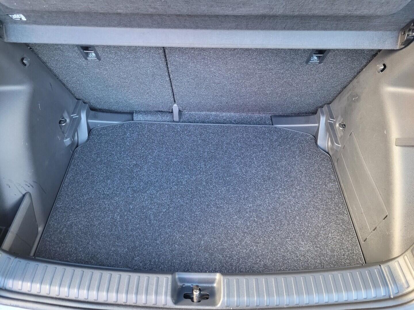 OM190V01851_31.webp_FABIA Selection 1.0 TSI 70 kW manuál, DPH