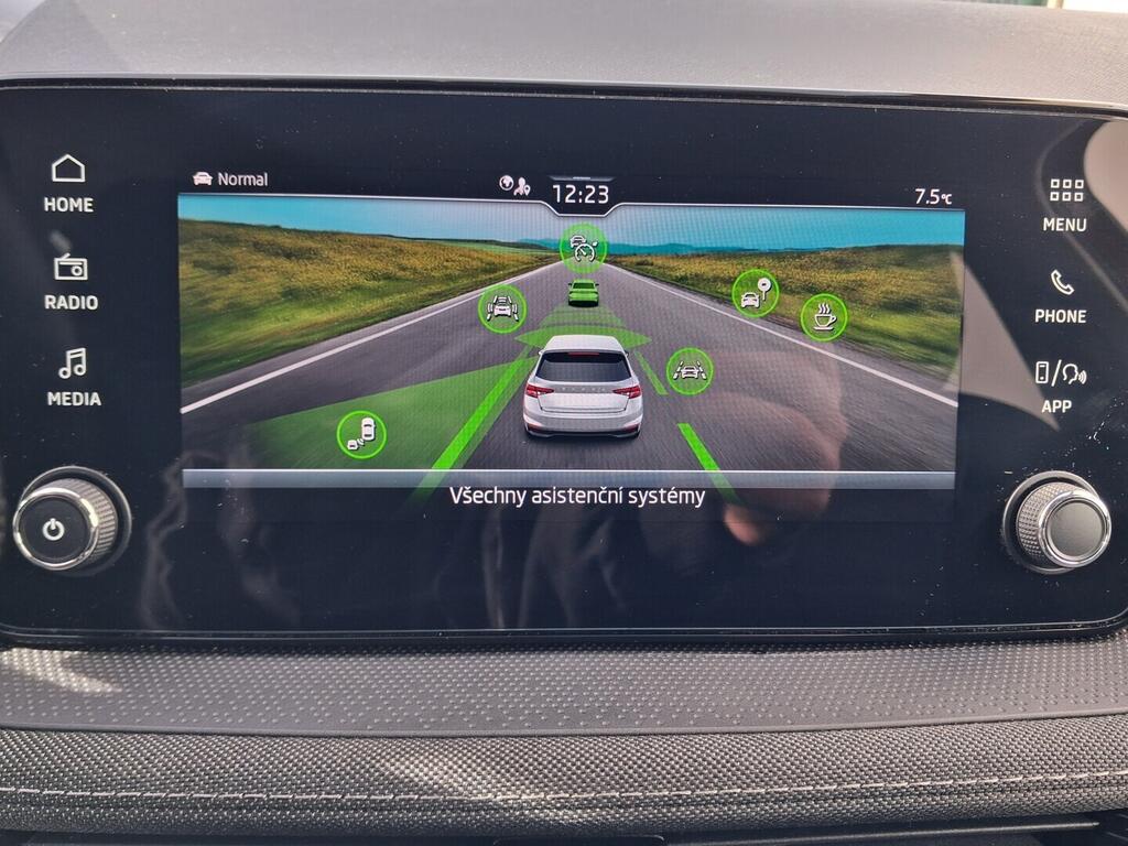 OM190V01913_25.webp_FABIA Top Selection 1.0 TSI 85 kW manuál, DPH