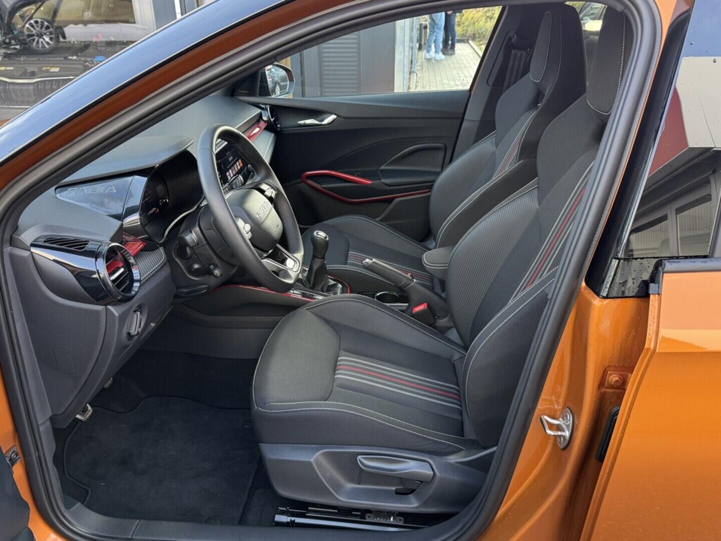 OM190V02182_20.webp_FABIA Monte Carlo 1.0 TSI 85 kW manuál, DPH