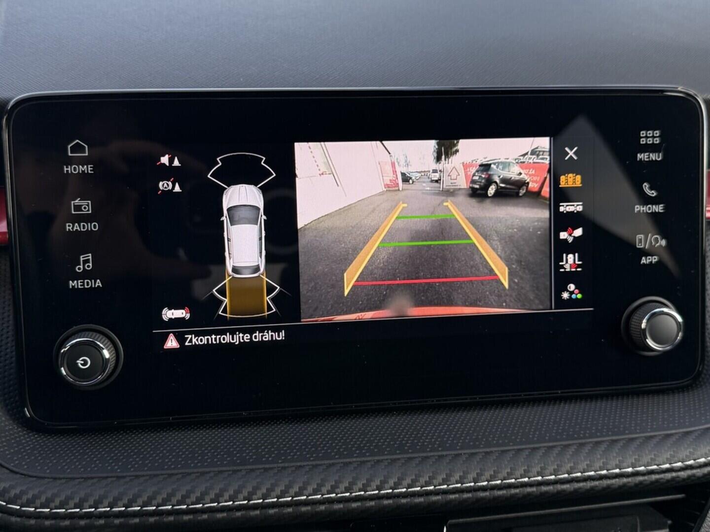 OM190V02182_25.webp_FABIA Monte Carlo 1.0 TSI 85 kW manuál, DPH