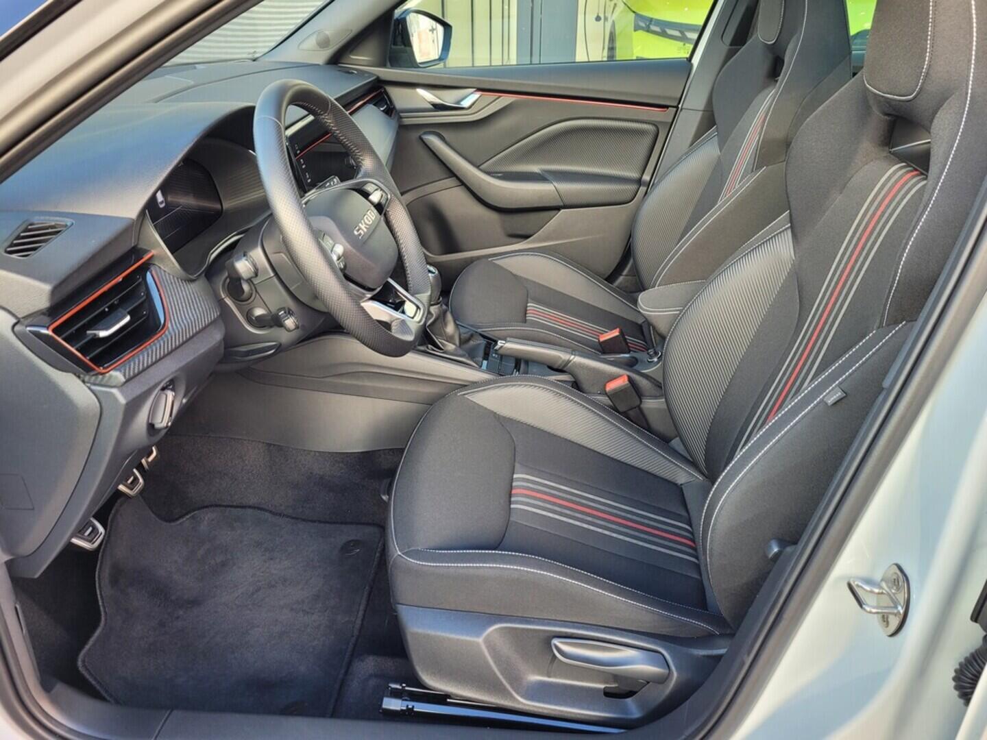 OM190V02244_20.webp_KAMIQ Monte Carlo 1.0 TSI 85 kW manuál, DPH