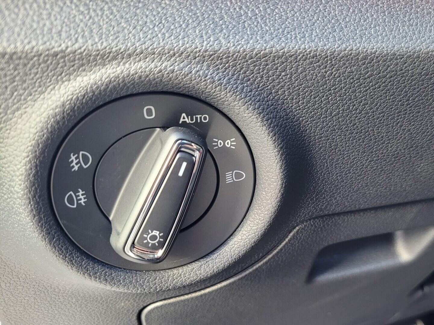 OM190V02244_22.webp_KAMIQ Monte Carlo 1.0 TSI 85 kW manuál, DPH