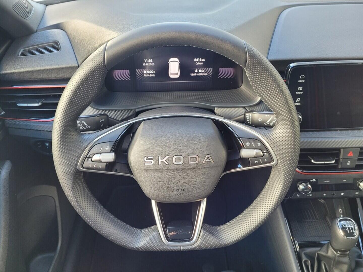 OM190V02244_23.webp_KAMIQ Monte Carlo 1.0 TSI 85 kW manuál, DPH