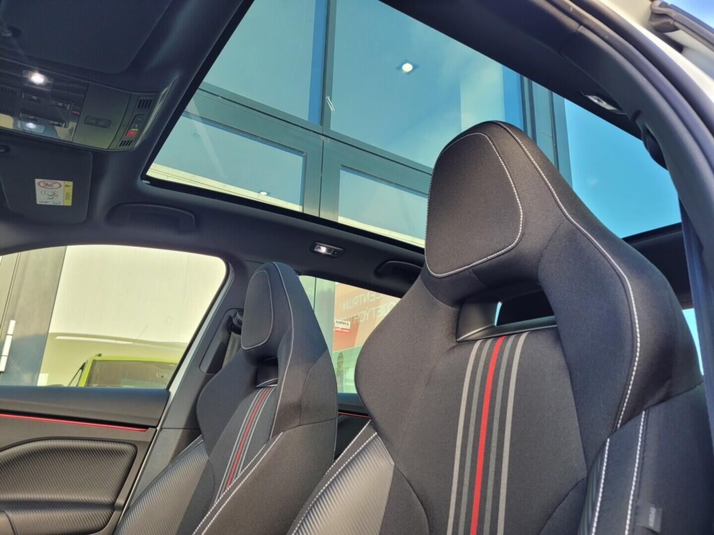 OM190V02244_28.webp_KAMIQ Monte Carlo 1.0 TSI 85 kW manuál, DPH