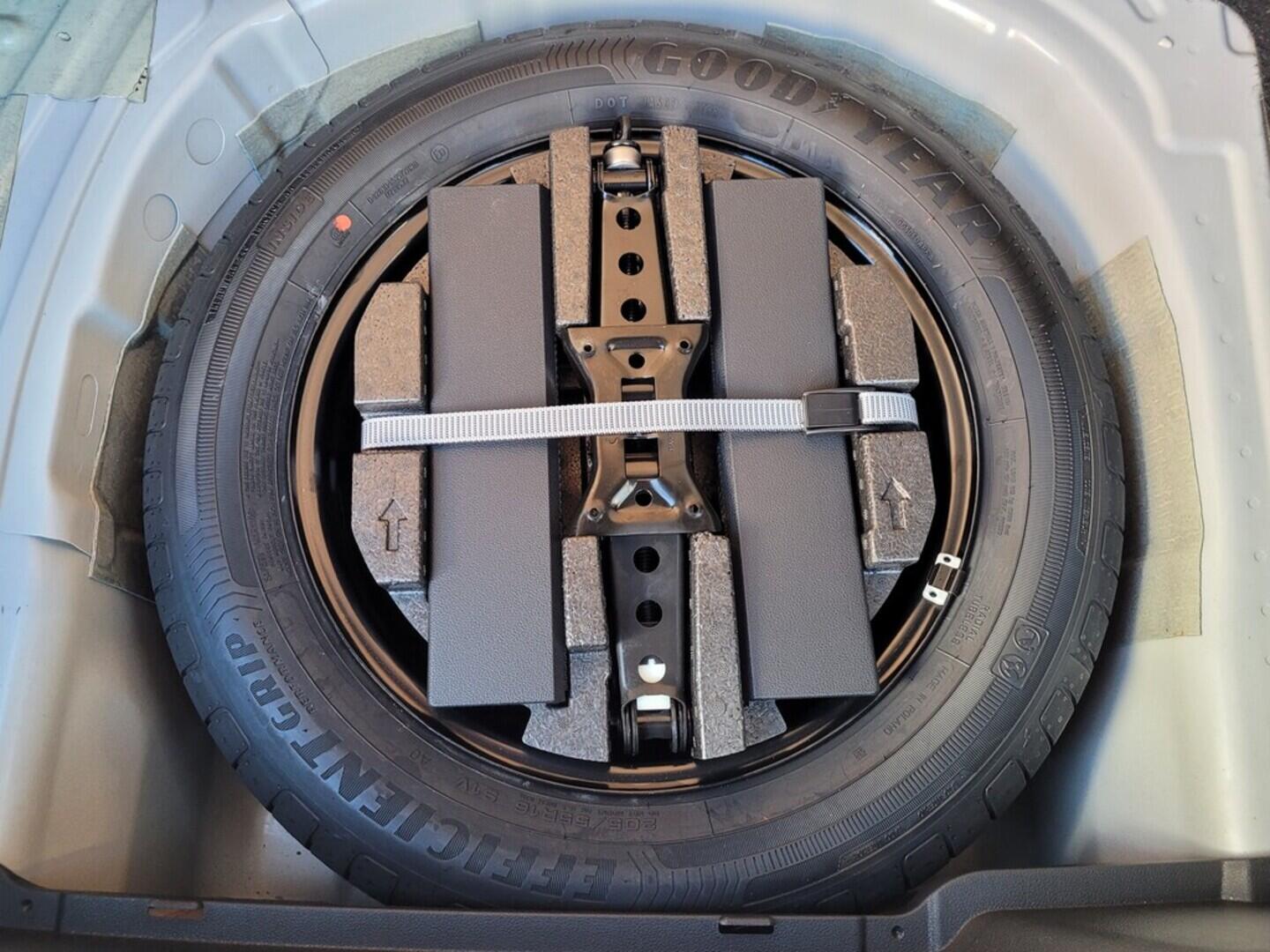 OM190V02244_31.webp_KAMIQ Monte Carlo 1.0 TSI 85 kW manuál, DPH