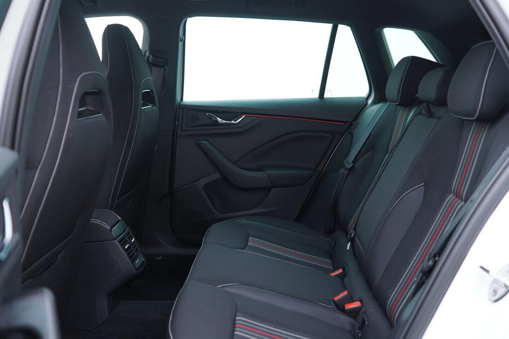 OM190V02244_36.webp_KAMIQ Monte Carlo 1.0 TSI 85 kW manuál, DPH