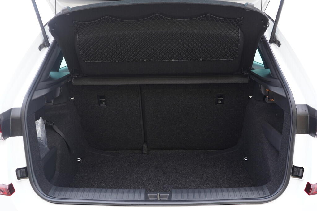 OM190V02244_37.webp_KAMIQ Monte Carlo 1.0 TSI 85 kW manuál, DPH