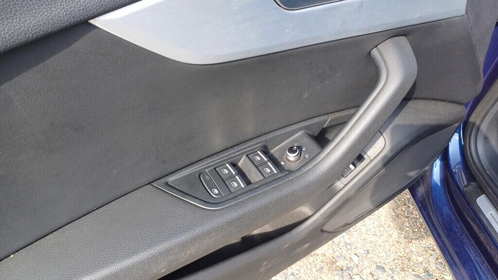 OM190V02316_21.webp_A4 AVANT S-Line 2.0 TDI 140 kW automat