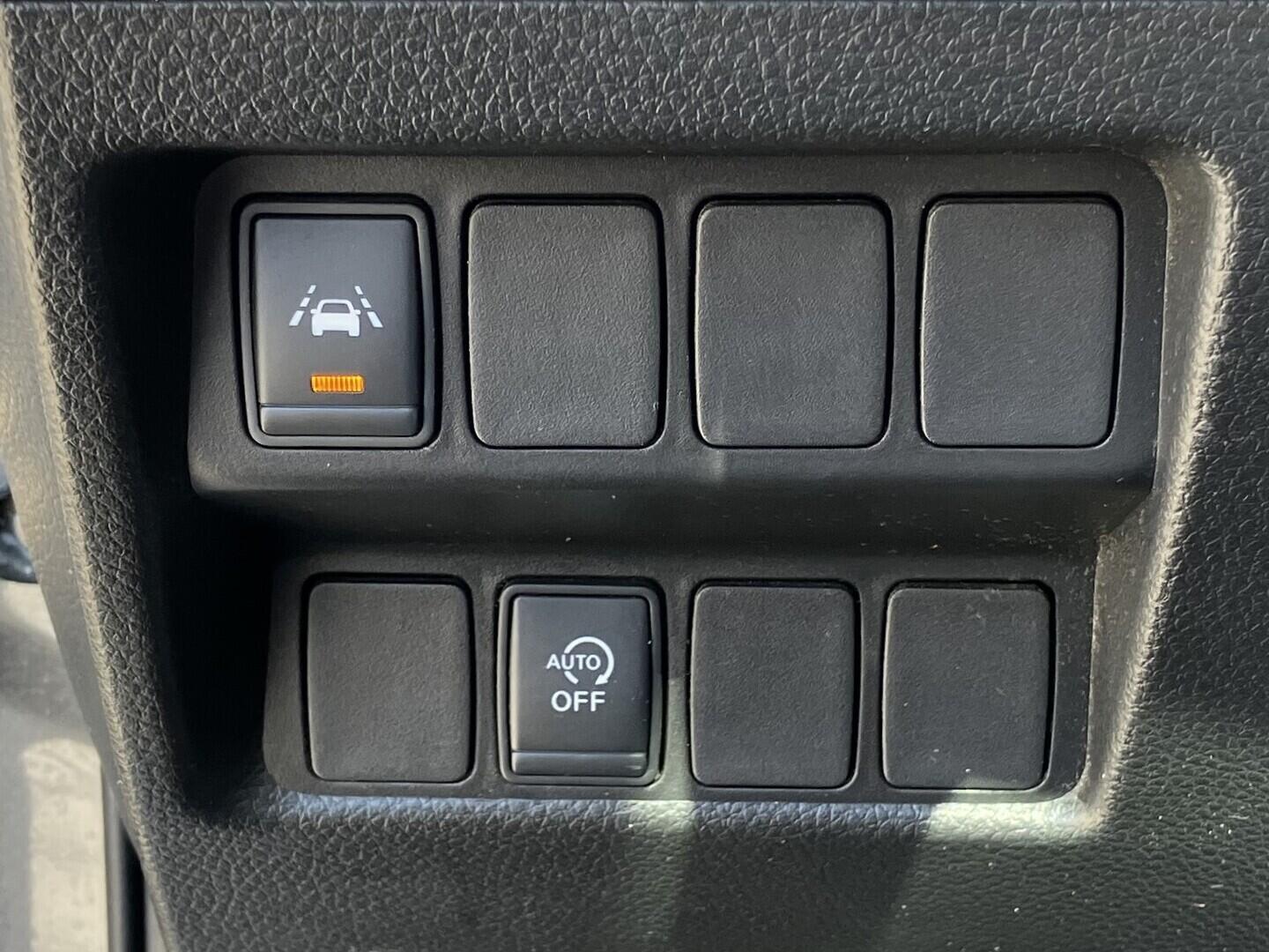OM190V02334_22.webp_QASHQAI Tekna 1.3  103 kW manuál
