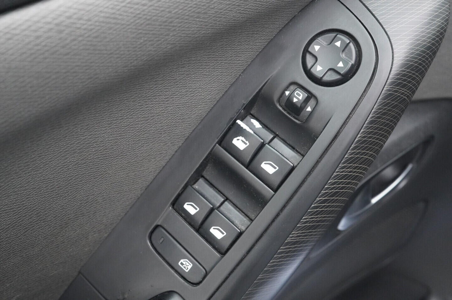 OM190V02344_20.webp_GRAND C4 PICASSO  1.6 HDi 88 kW manuál