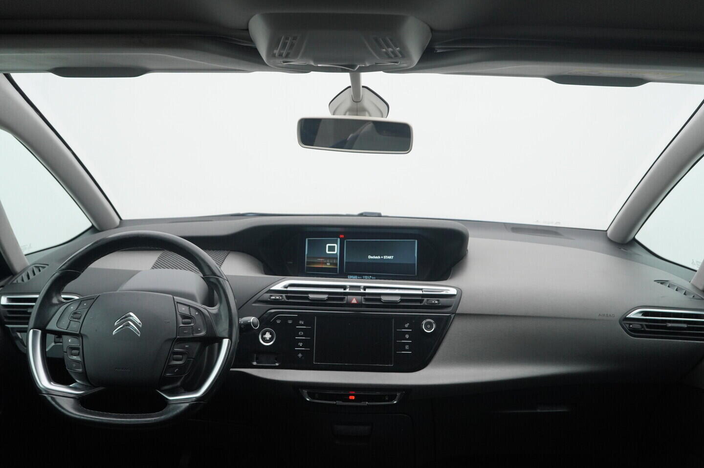 OM190V02344_25.webp_GRAND C4 PICASSO  1.6 HDi 88 kW manuál