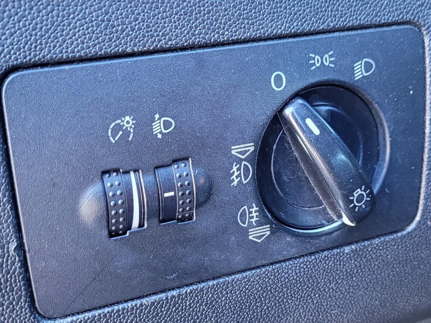 OM190V02358_22.webp_FABIA Ambiente 1.2 HTP 47 kW manuál