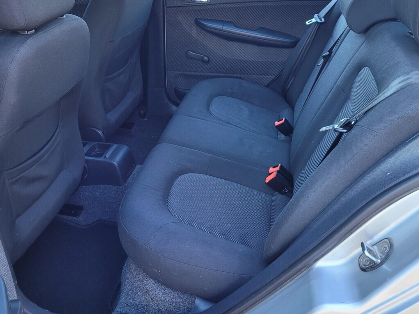 OM190V02358_23.webp_FABIA Ambiente 1.2 HTP 47 kW manuál