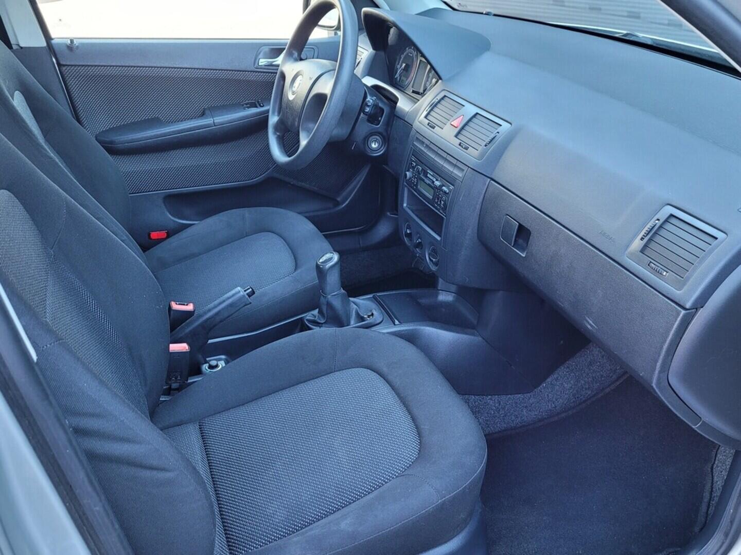 OM190V02358_24.webp_FABIA Ambiente 1.2 HTP 47 kW manuál