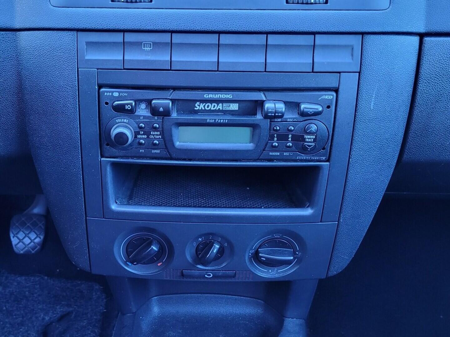 OM190V02358_26.webp_FABIA Ambiente 1.2 HTP 47 kW manuál