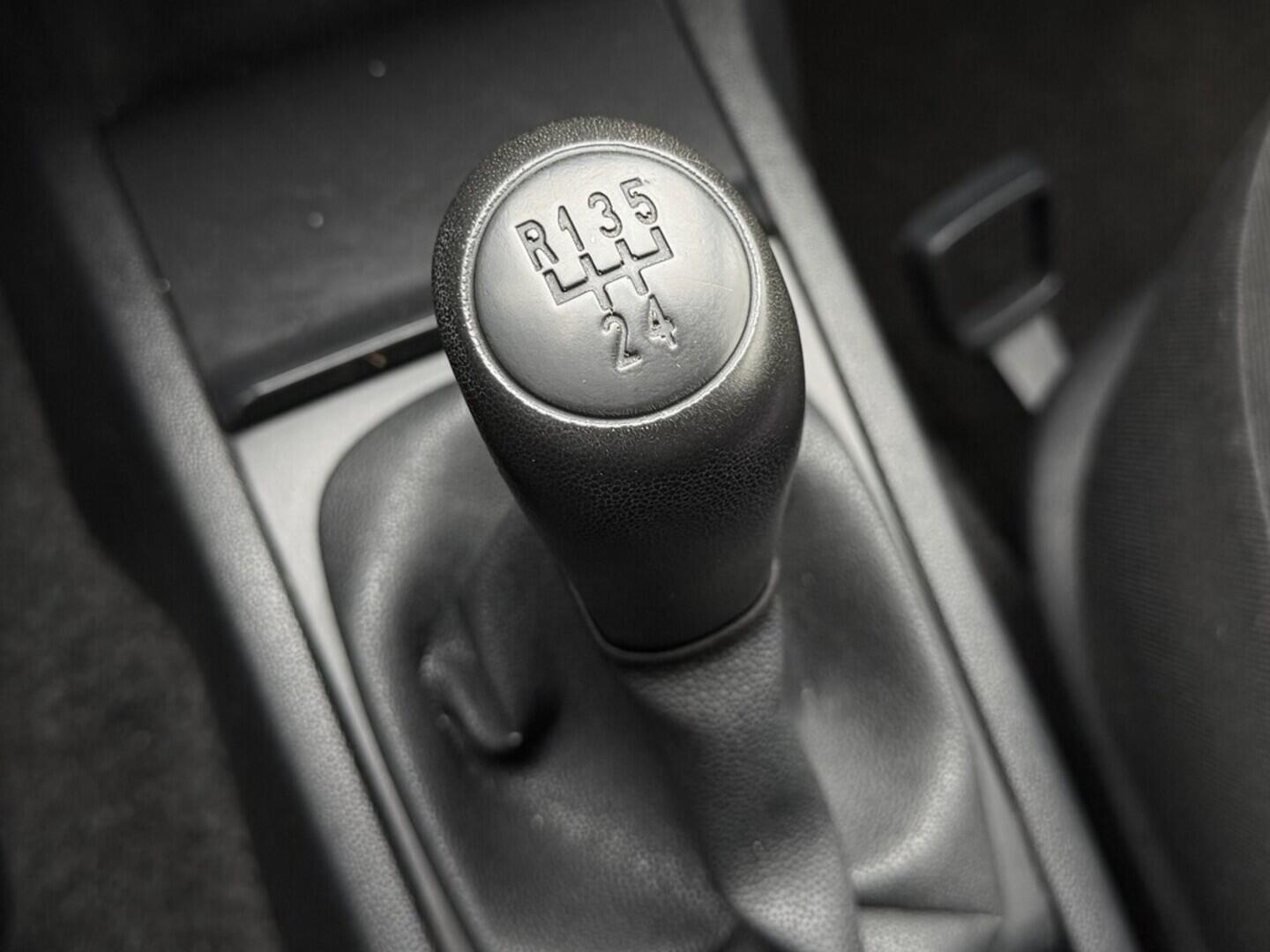 OM190V02358_28.webp_FABIA Ambiente 1.2 HTP 47 kW manuál