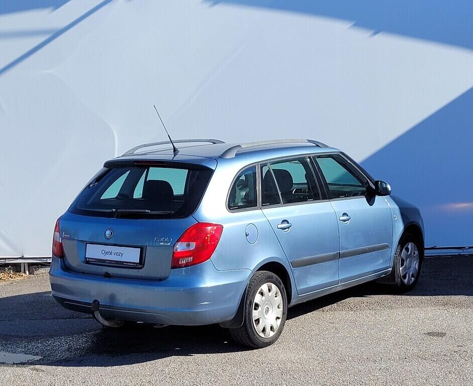 OM190V02364_11.webp_FABIA Ambiente 1.4 MPI 63 kW manuál