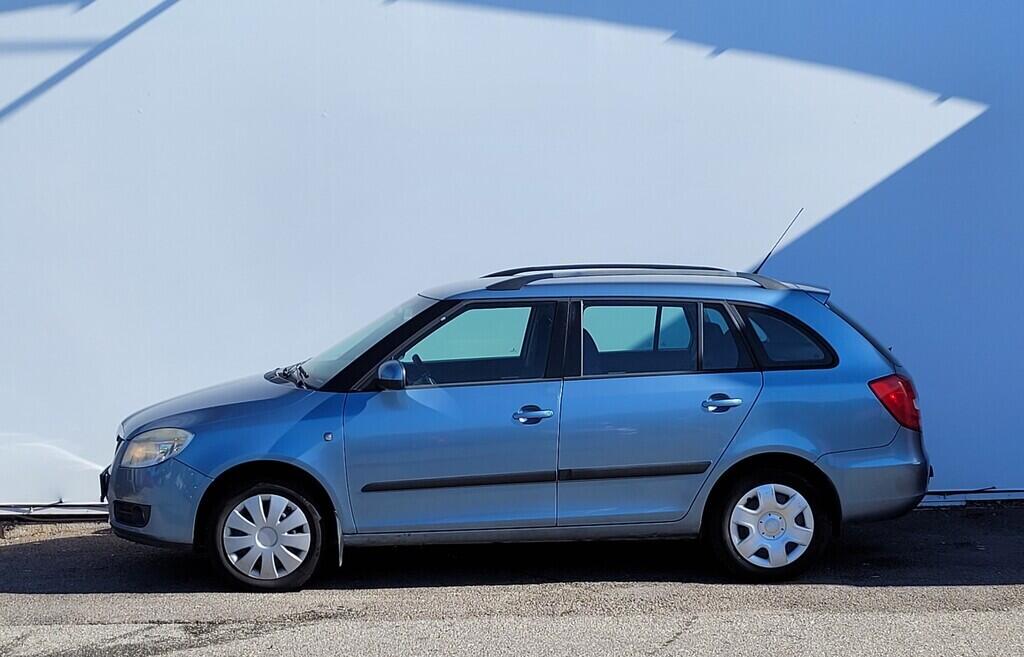 OM190V02364_12.webp_FABIA Ambiente 1.4 MPI 63 kW manuál